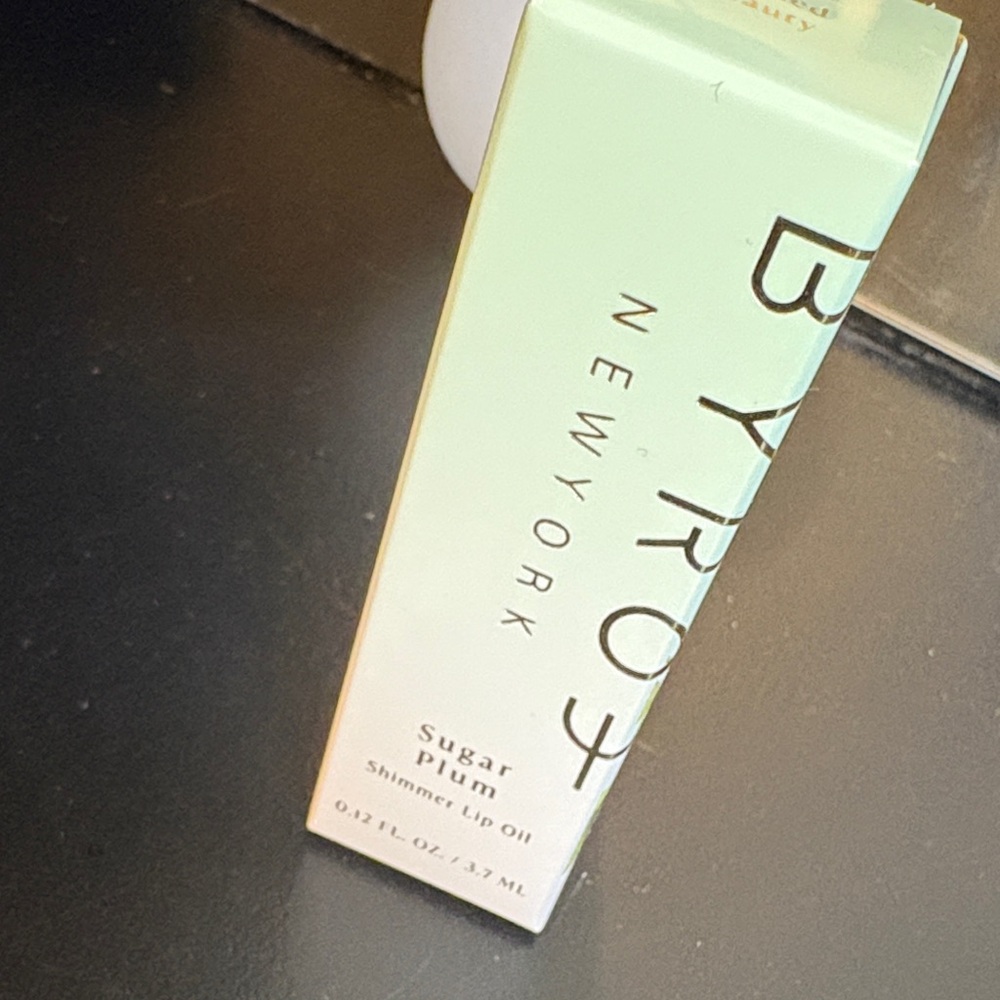 BYROE New York Sugar Plum Shimmer Lip Oil